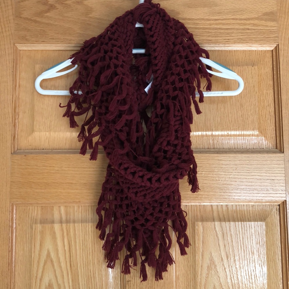 American Eagle Outfitter scarf - color: dark burgundy